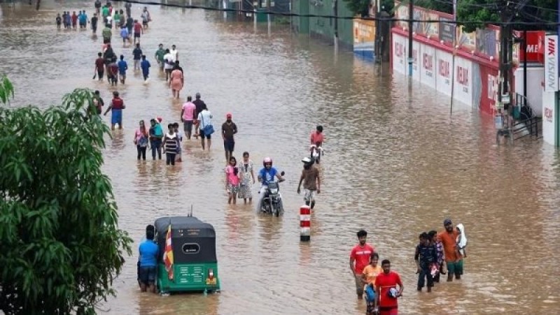 ارتفاع حصيلة ضحايا الفيضانات والانهيارات الأرضية في إندونيسيا