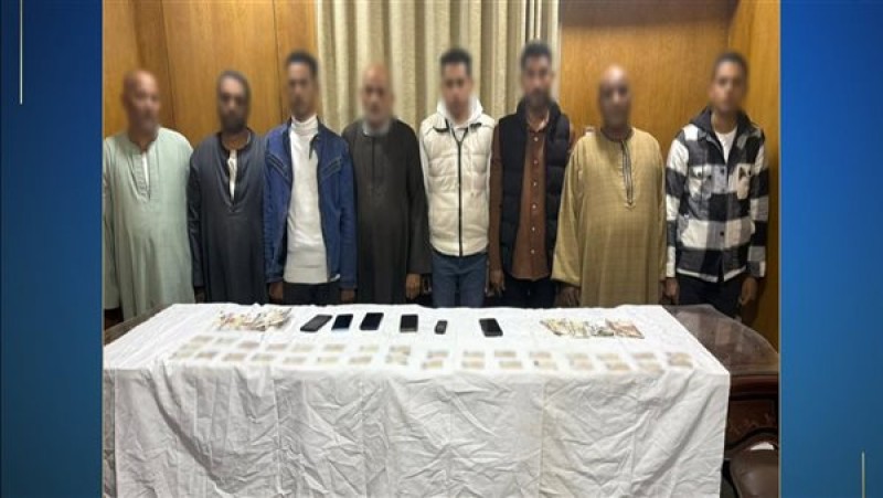 بحوزتهم بطاقات شخصية ومبالغ مالية لتوزيعها على المواطنين مقابل التصويت