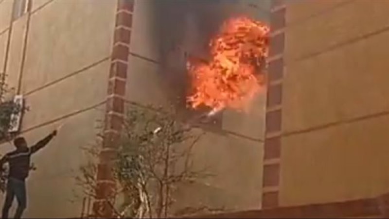 الحماية المدنية تسيطر على الحريق بشارع الجلاء دون تفاقم الوضع