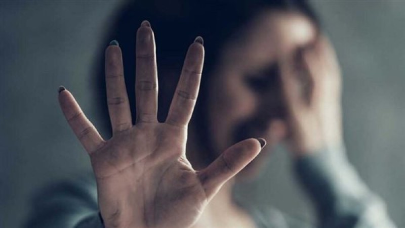 فضيحة أسرية في القاهرة: شقيق يغتصب شقيقته ويتم القبض عليه بعد ولادة الطفل