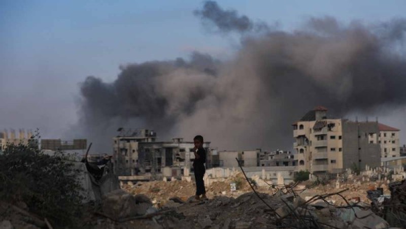 طيران الاحتلال يقصف المناطق الغربية لرفح الفلسطينية