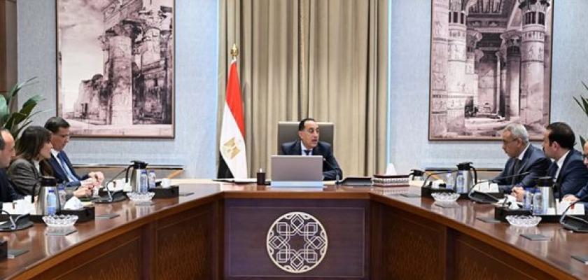 رئيس الوزراء يؤكد استمرار جهود الدولة لإتاحة المزيد من مدخلات صناعة الدواجن وتوفير اللحوم بالأسعار المناسبة