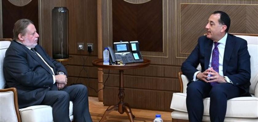 الحكومة والبنك المركزي يعملان معًا لضمان استدامة المؤشرات الإيجابية للاقتصاد المصري