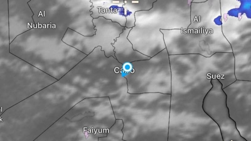 أمطار متفاوتة الشدة تضرب القاهرة الكبرى.. والسحب الرعدية مستمرة على الوجه البحري