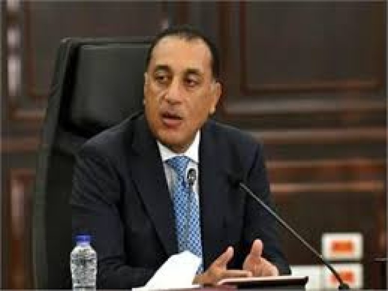 رسالة من العاصمة الإدارية: مدبولي يرفع القبعة للإعلام والصحافة… النقد حقكم والمعرفة حق للمواطن