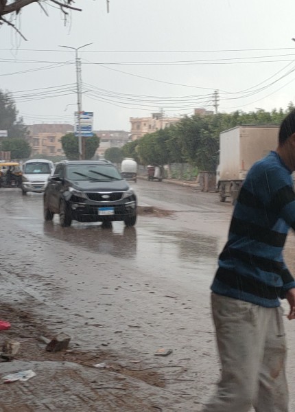 سقوط أمطار غزيرة على البحيرة وطوارئ في المحافظة لمواجهة تقلبات الطقس.. صور