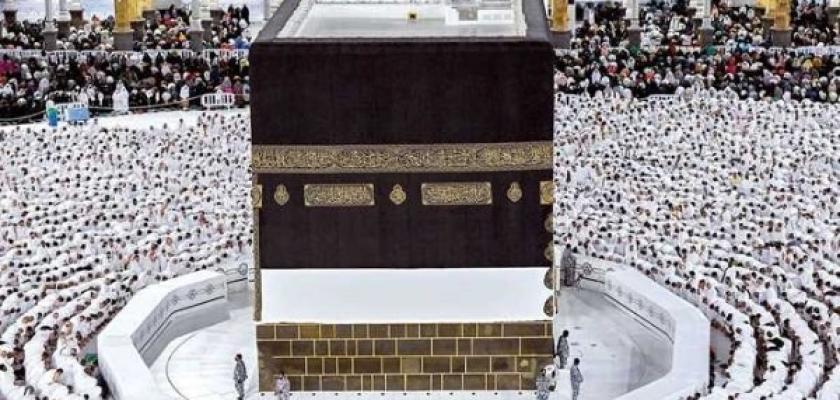 ما حكم من نسى الاغتسال قبل دخول مكة المكرمة؟ علي جمعة يجيب