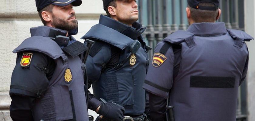 تهريب المخدرات بطائرات الهليكوبتر.. الشرطة الإسبانية تفكك شبكة إجرامية