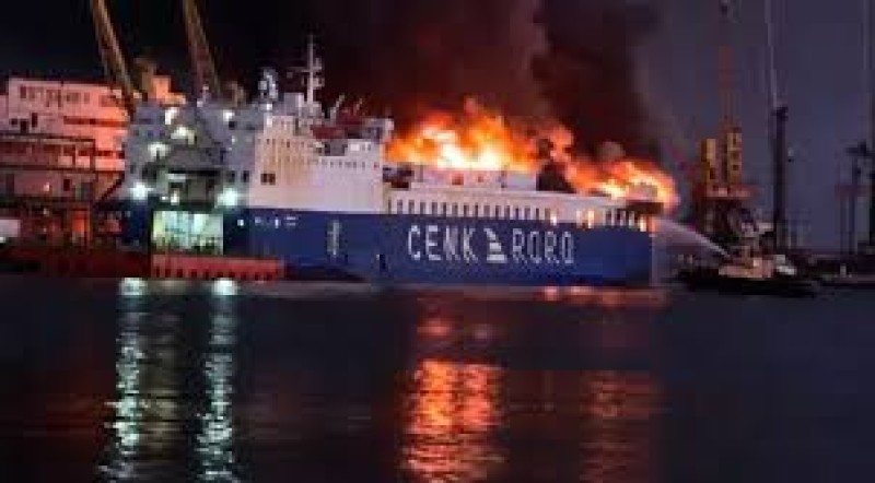 روسيا تهاجم سفينة تركية متجهة إلى مصر في البحر الأسود