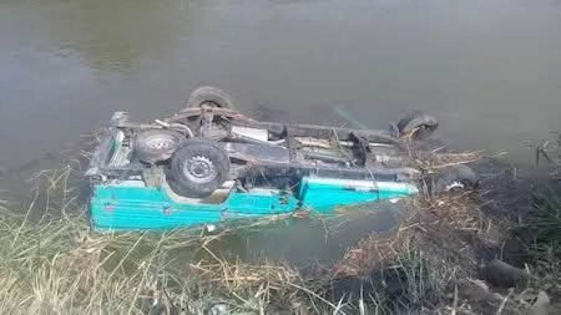 إنقلاب سيارة تحمل ٧ أطفال في ترعة بالإسكندرية .. إنقاذ ٦ والبحث عن الأخير