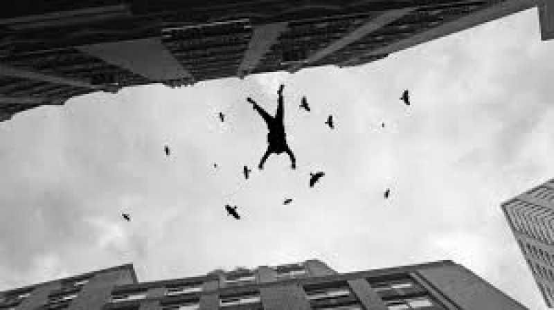 وفاة فتاة بالقاهرة الجديدة بعد إلقاء نفسها من مبنى