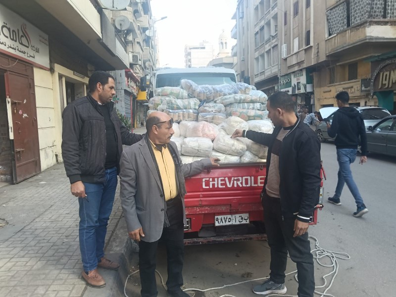 تموين البحيرة يضبط آلاف الكيلوجرامات من السلع التموينية المدعمة بدمنهور