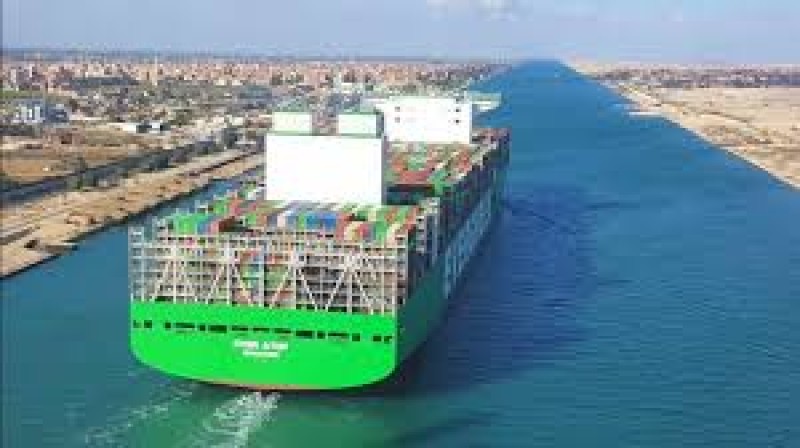 ”قناة السويس على أعتاب العودة: الملاحة العالمية تترقب 2026”