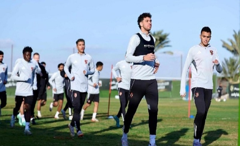 توروب يحاضر اللاعبين.. وتدريبات تخصصية استعدادًا لمباراة الأهلي وسيراميكا