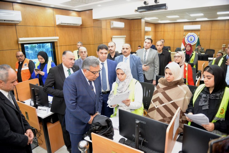 محافظ الدقهلية يتابع لليوم الثاني على التوالي انتظام العمل باللجان الانتخابية في جولة الإعادة عبر الشبكة الوطنية للطوارئ والسلامة