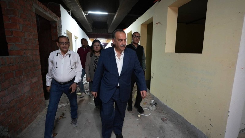 محافظ أسيوط يتابع اللمسات الأخيرة لمنافذ ومعرض دائم أسفل كوبري فيصل بحي غرب