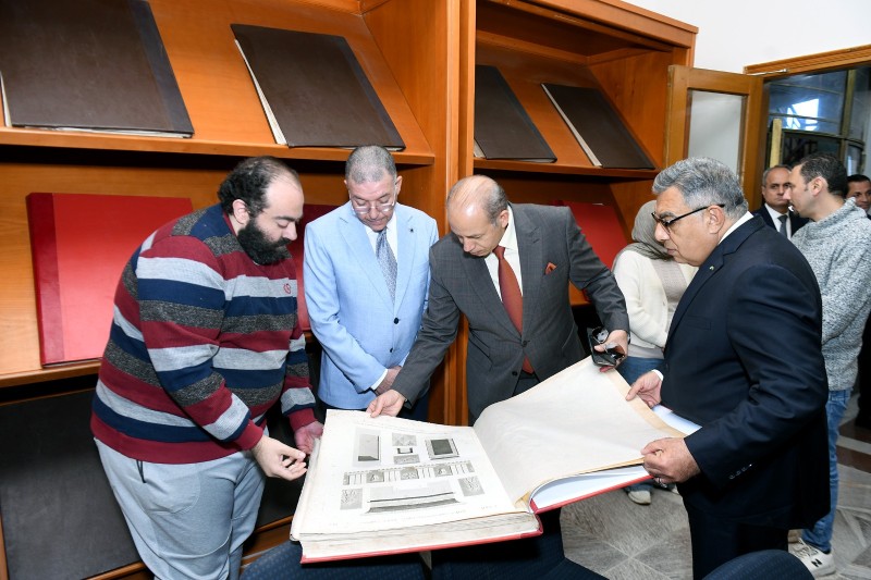 المحافظ ورئيس جامعة المنصورة يتفقدون الأنشطة الثقافية وأعمال التطوير الجارية بمكتبة مصر العامة بالمنصورة