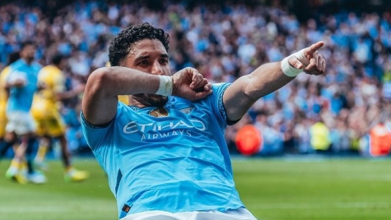 ثنائية مرعبة مع محمد صلاح.. هل ينتقل عمر مرموش إلى ليفربول؟