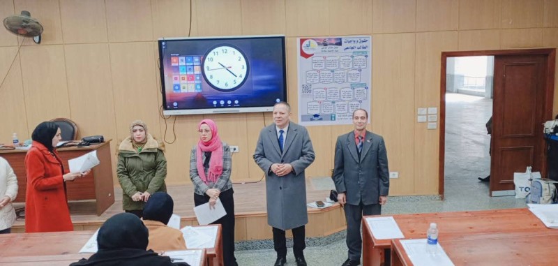 رئيس جامعة دمياط الأهلية يواصل متابعة امتحانات نهاية الفصل الدراسي الأول .. لليوم الثاني على التوالي