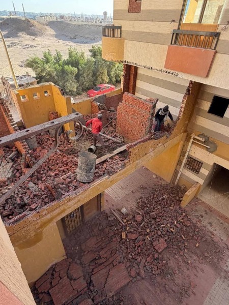 البحر الأحمر: رئاسة حي جنوب الغردقة تنفذ إزالتين بعرابيا وإزالة سلم مخالف بطريق النصر