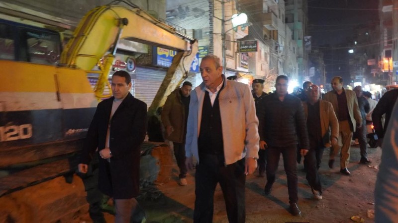 محافظ الغربية يعود إلى أبو دراع بعد منتصف الليل لمتابعة ما بعد إزالة السوق العشوائي