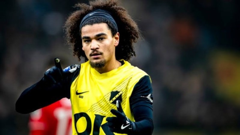 الكوارث تتوالى.. آدم كايد يستعد لفسخ عقده مع الزمالك