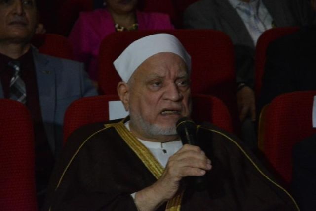 الدكتور احمد عمر هاشم 