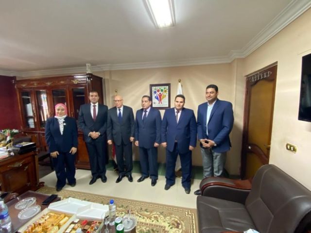 بعثة جامعة الدول العربية تتفقد غرفة عمليات المجلس القومي للأشخاص ذوي الإعاقة