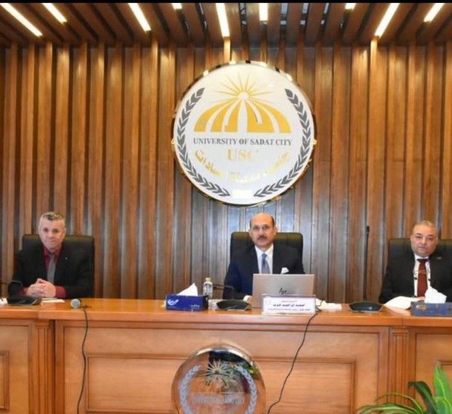 رئيس جامعة مدينة السادات يترأس اجتماع مجلس الجامعة ويناقش عددًا من الملفات الأكاديمية والاستراتيجية