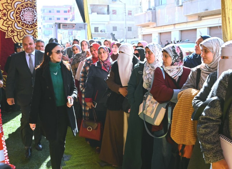 محافظ البحيرة تتفقد لجان كوم حمادة وتتابع سير العملية الانتخابية لحظة بلحظة