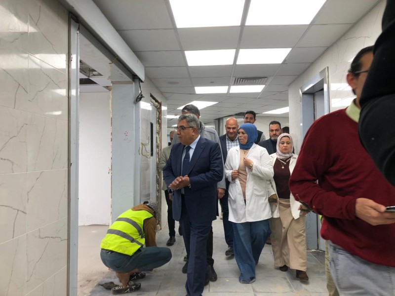محافظ الدقهلية يتفقد أعمال التطوير الجارية بمستشفى التأمين الصحي بسندوب