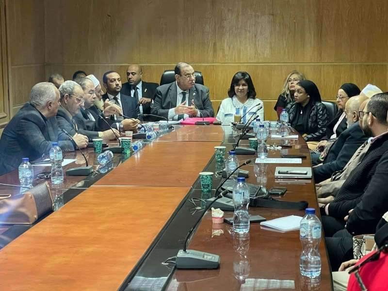 بمشاركة السفيرة نبيلة مكرم.. ”الاتحاد العام للجمعيات” يرسم خارطة طريق للعمل الأهلي ويُعلن 2026 عاماً لمواجهة القضية السكانية