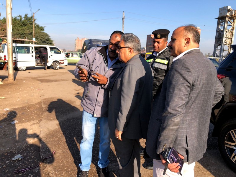 تفاصيل الجولة الصباحية المفاجئة  للمحافظ بموقف سيارات جديلة بالمنصورة