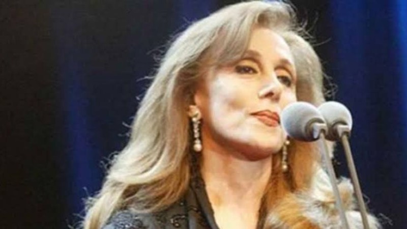 بباقة من الورد الأبيض.. فيروز تودع ابنها هلي الرحباني بكلمات مؤثرة