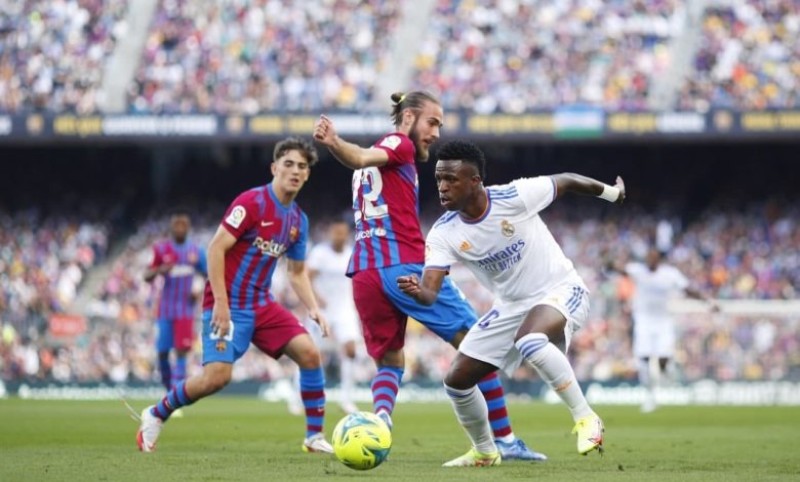 موعد كلاسيكو ريال مدريد وبرشلونة في نهائي السوبر الإسباني