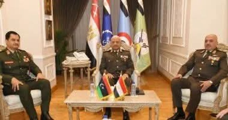وزير الدفاع ورئيس الأركان يلتقيان نائب القائد العام للجيش الوطنى الليبى