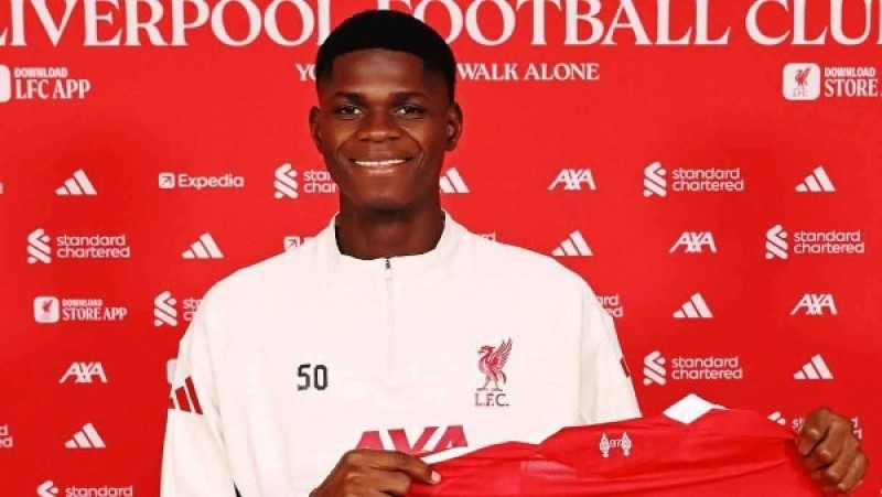 من شوارع السنغال إلى أنفيلد.. موهبة جديدة تقترب من نادي محمد صلاح