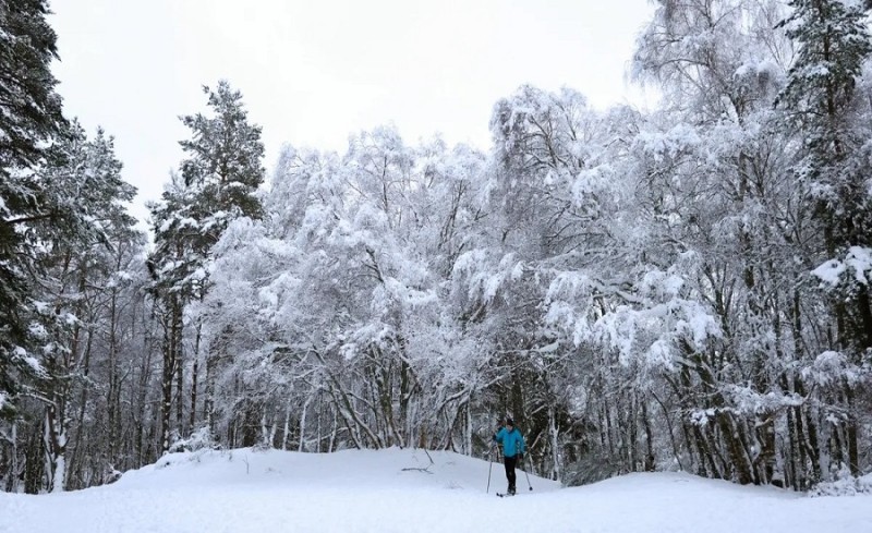 خبير مناخ: أوروبا تواجه عاصفة جورتي وثلوج وظروف جليدية في أجزاء كثيرة من القارة