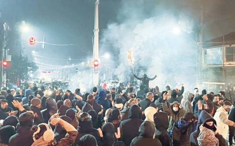 الاستخبارات الإيرانية: اعتقال خلايا إرهابية مدعومة من الاحتلال في زاهدان