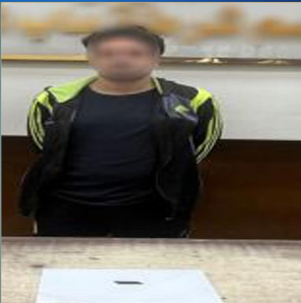 عاطل يعتدي على طالبة أمام جامعة الإسكندرية