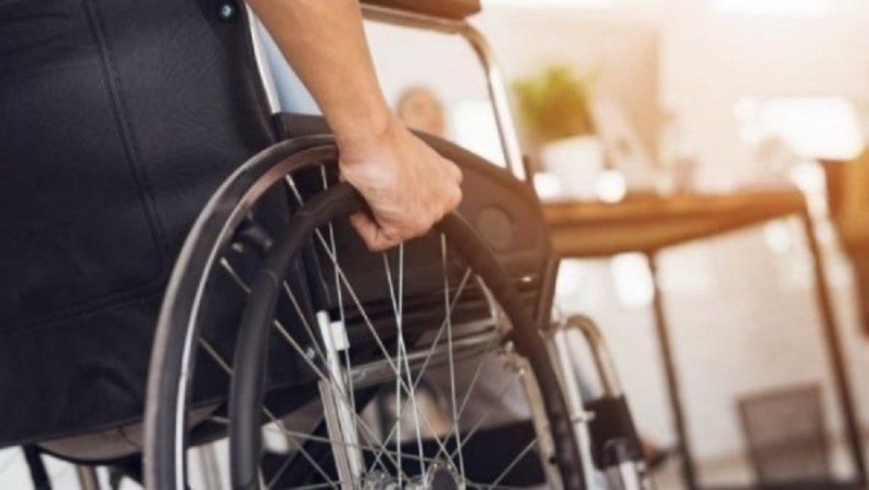 تخفيض ساعات عمل الموظفة من ذوي الإعاقة المرضعة لطفلها حتى بلوغه العامين