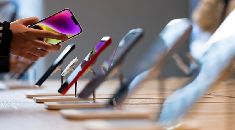 خبير الأمن السيبراني يحذر من شائعات تطبيق ”تليفوني”