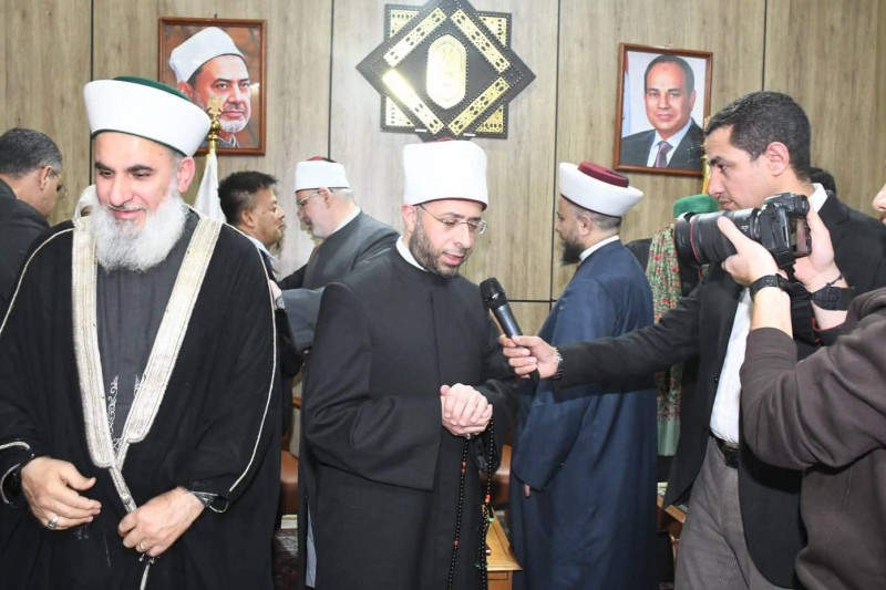 جناح المجلس الأعلى للشئون الإسلامية ينظم ندوة ثقافية للأستاذ الدكتور علي جمعة