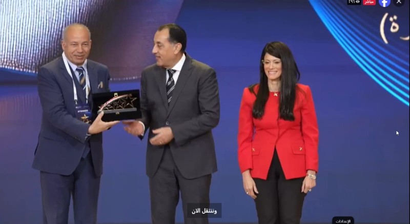 كلية الهندسة بجامعة المنصورة تتصدر الكليات الحكومية وتحصد المركز الأول في جائزة مصر للتميز الحكومي