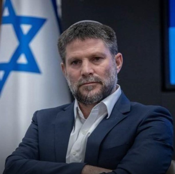 وزير مالية دولة الاحتلال يهدد نتنياهو بحل الكنيست حال عدم إقرار الموازنة العامة