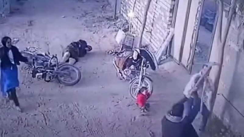 موجة غضب عارمة من واقعة اعتـداء وحشية على أسرة بالشرقية والأمن يفحص الفيديو