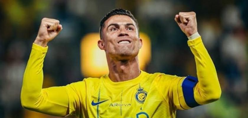 العمر مجرد رقم.. أساطير كرة القدم تتحدى الزمن وتعيد كتابة التاريخ في الملاعب