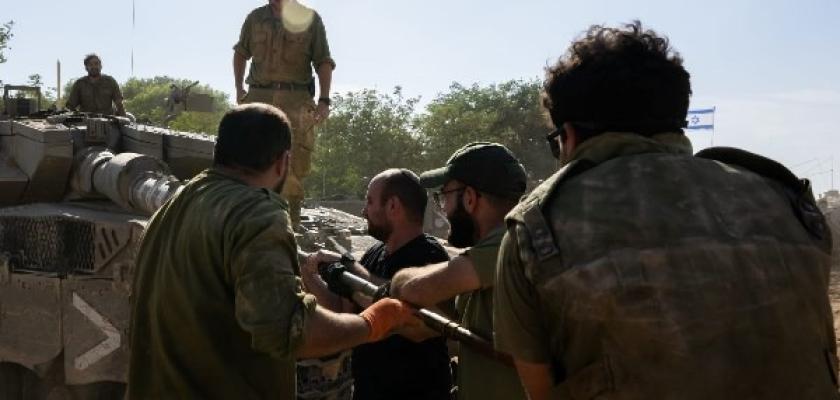 إعلان الاحتلال عن استعادة جثمان محتجز في غزة يكشف أبعادا سياسية جديدة