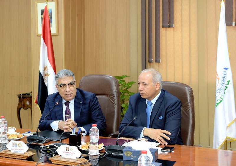 تفاصيل عقد مجلس جامعة المنصورة  لإجتماعه الدوري بحضور المحافظ