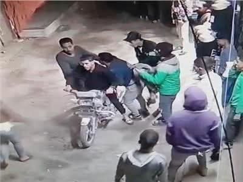 ضبط عاطلان بشبرا الخيمة تعديا علي شاب واطلقا أعيرة نارية أثناء خطفه